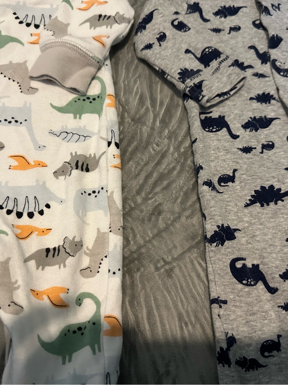 5/$25 carters Dino baby bundle - Picture 4 of 4